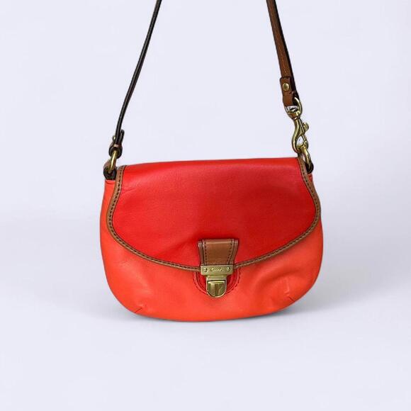 Coach - Picture 2 of 6